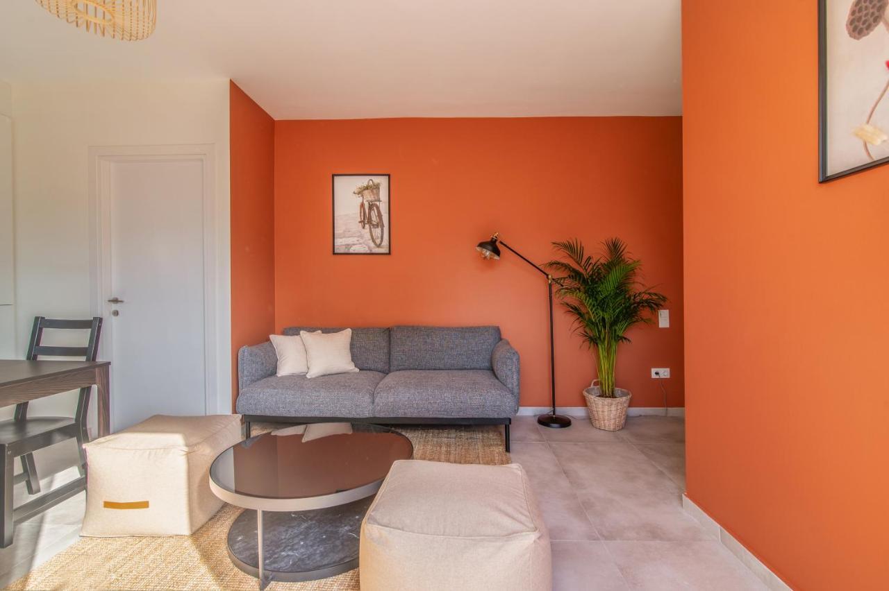 Stunning 2-Bedrooms Apartment In The Heart Of Атина Екстериор снимка