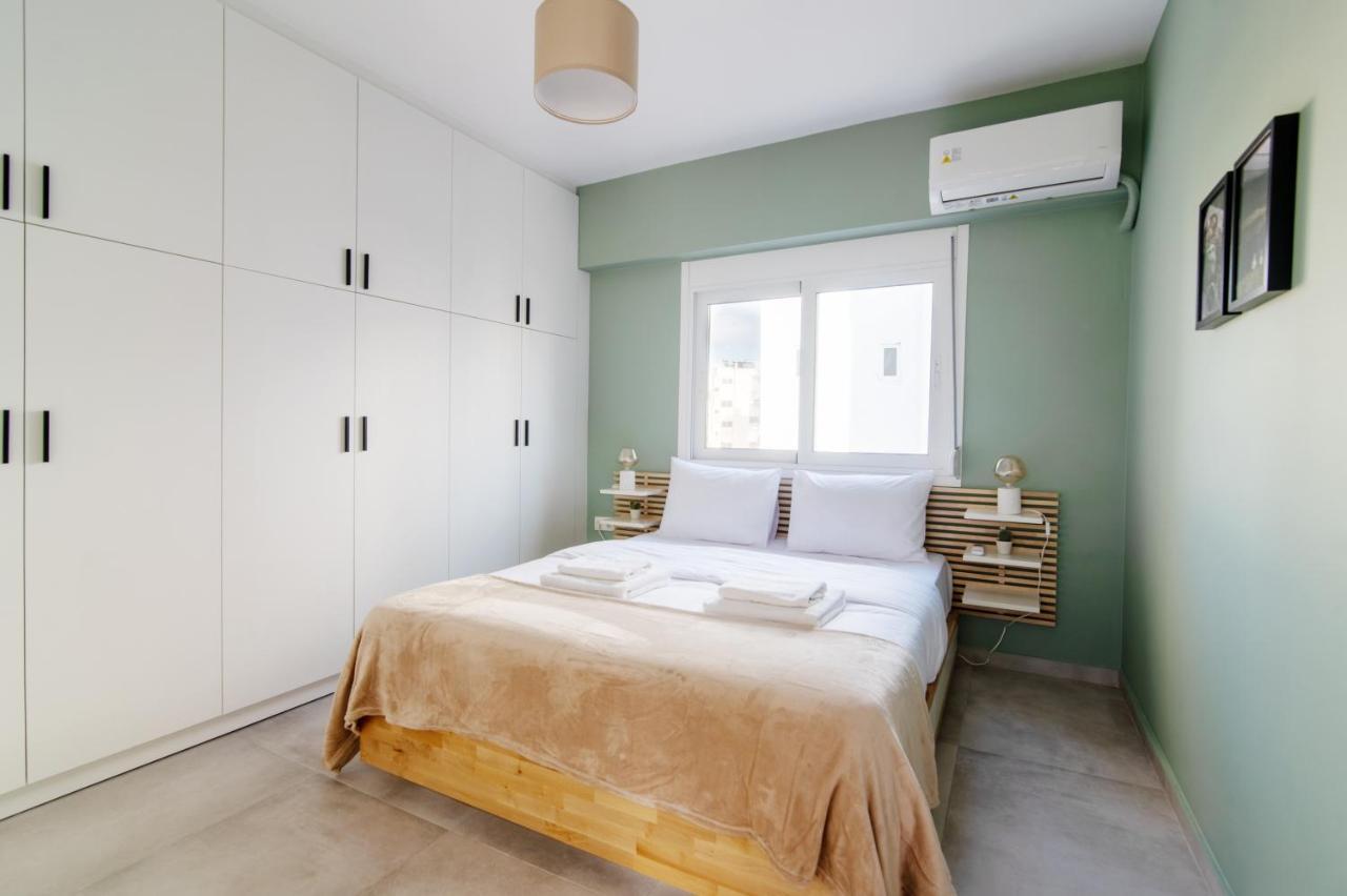 Stunning 2-Bedrooms Apartment In The Heart Of Атина Екстериор снимка