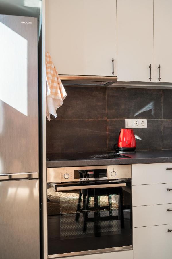 Stunning 2-Bedrooms Apartment In The Heart Of Атина Екстериор снимка