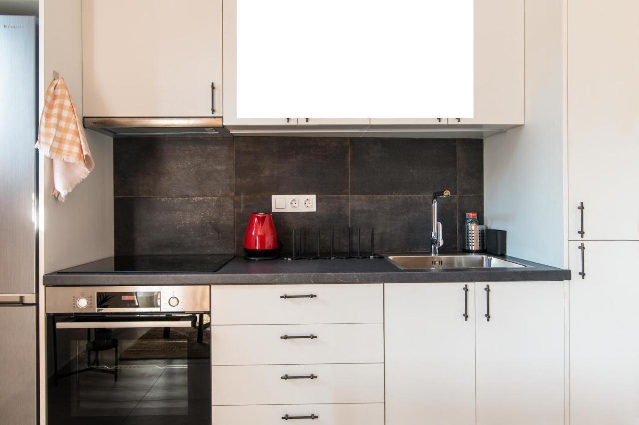 Stunning 2-Bedrooms Apartment In The Heart Of Атина Екстериор снимка